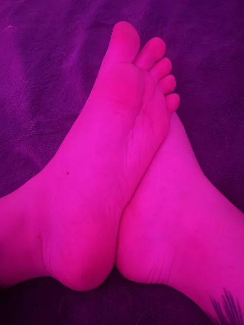 give them a kiss 💋 by rainxrising