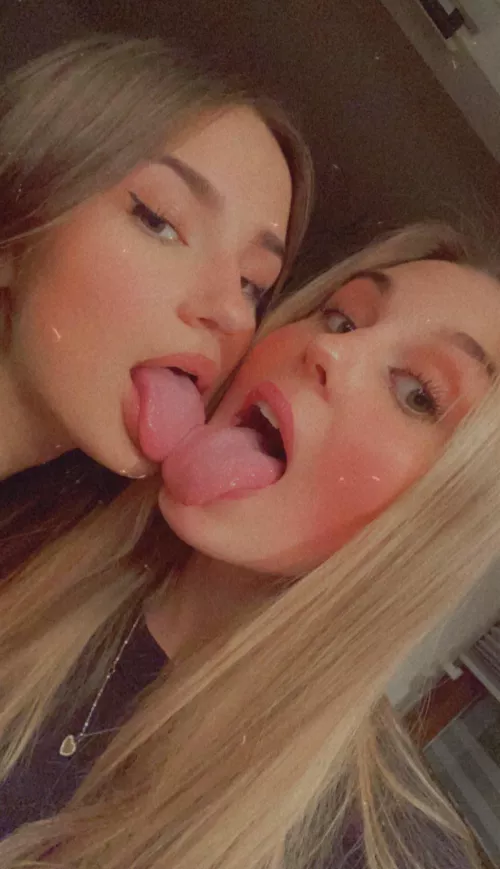 Give us a big facial by fliegenderfalke