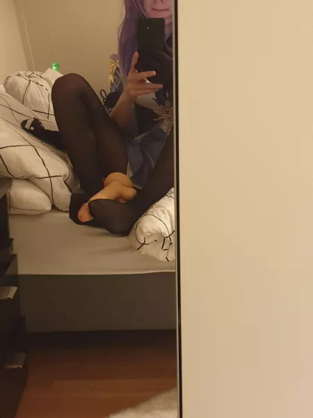 Giving a footjob to a cumming dildo (patreons only) by snippa_x_killa