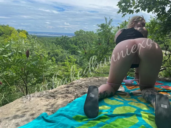 Giving everyone a view with a view at the popular lookout⛰ [F] I wonder how many people I made rock 🪨 hard! by missbakedbunniexo