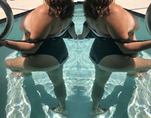 Giving the neighbors a show 😈💦 by ymr3756