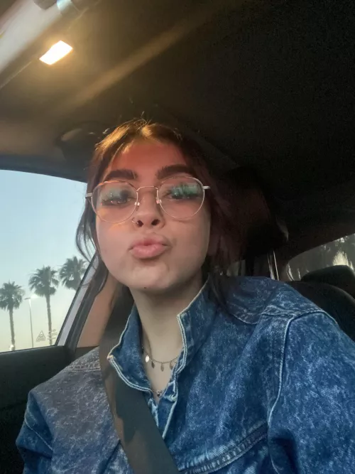 giving you a goodnight smooch 😘 by elciesativa