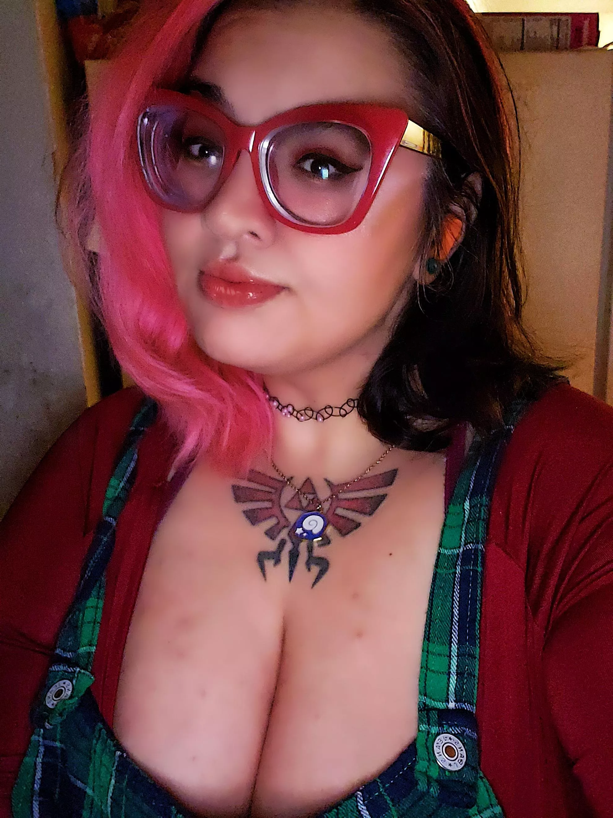 Glad the day is done and over, I'm one s l e e p y baby. ☺🥺🥱 posted by alaskankitten