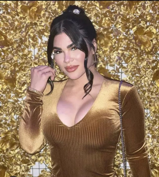 Glitters in Gold posted by keeplo