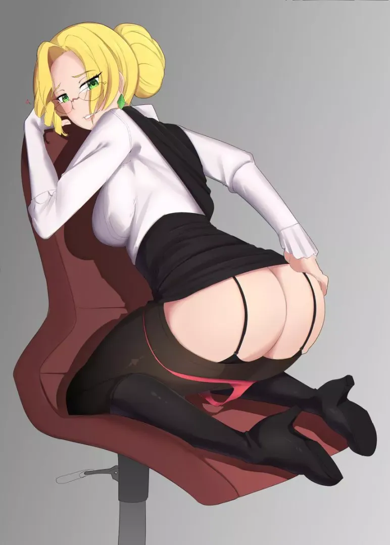 Glynda Giving Us A Peek (Neovixtadiz) posted by STSTheReturn