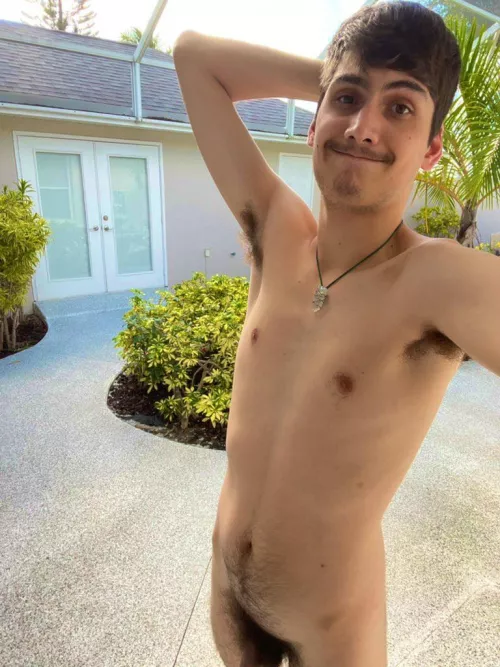 Go on and sniff them bro 🦦 by mountainboyy8