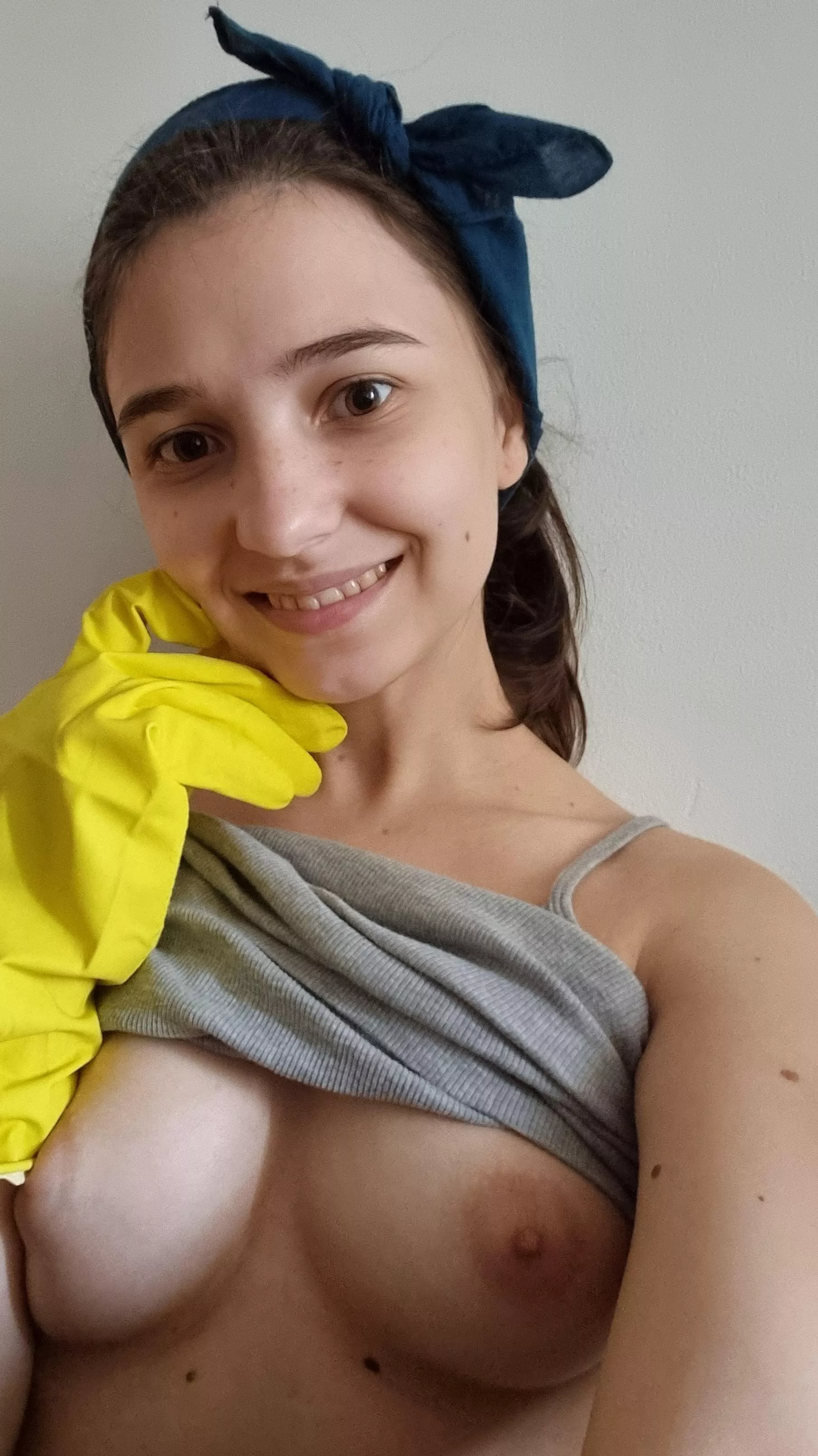 Go to cleaning my home 🧹😁 posted by Be_myy_guest