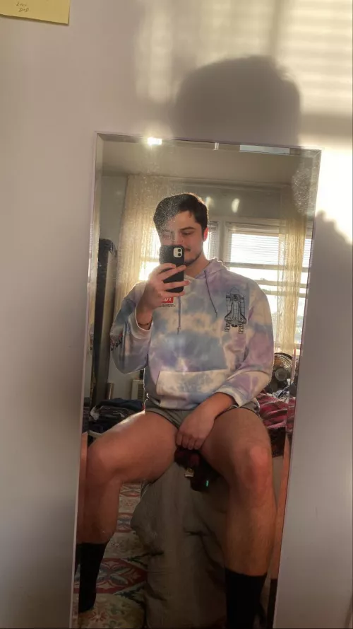 Goals for 2022 include: 1. Clean my mirror 2. Find a boyfriend by NeonTrotsky1917