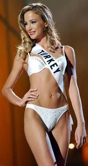 Gobble gobble. posted by HailToTheChimp