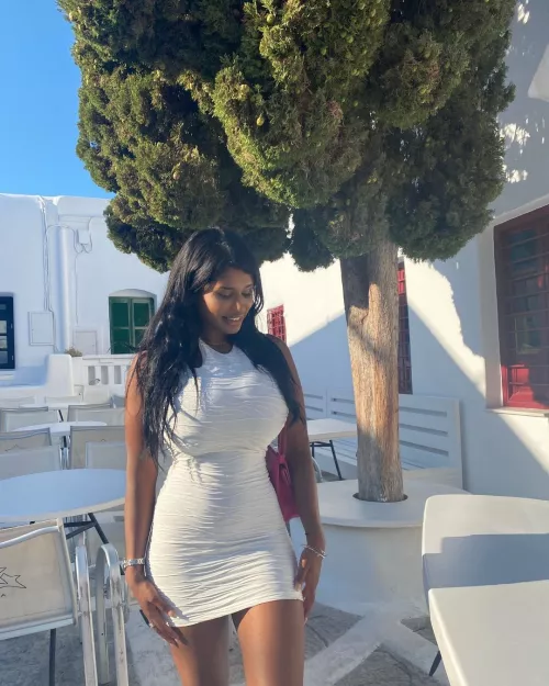 Goddess in Greece by dukenukem