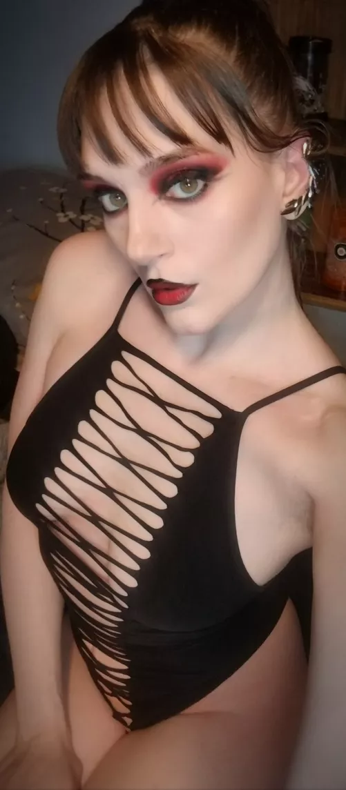 Goddess needs to be pleased by Malloryfun215