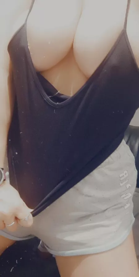 Going braless for the day by BBWChloeX