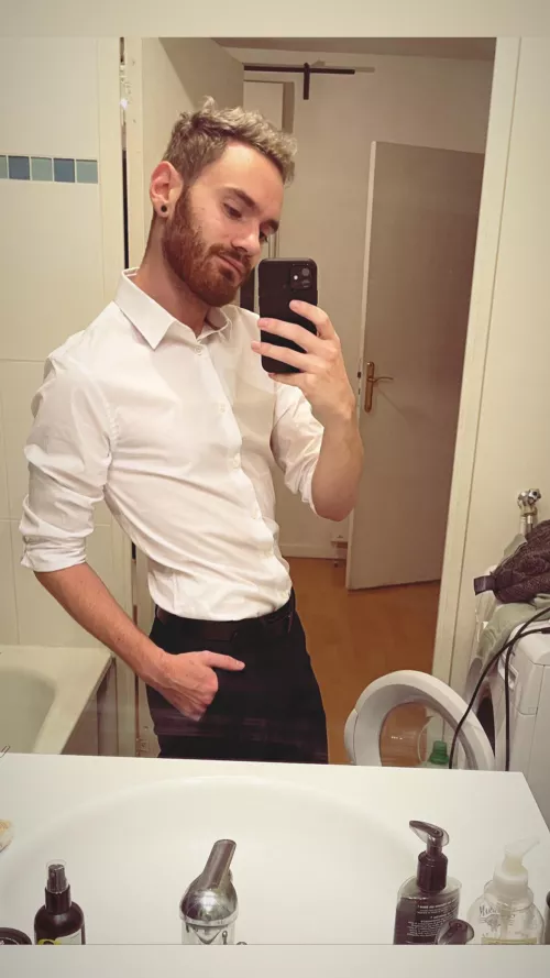 Going for the “Yes, Mom, I’m still gay” look, this Christmas 🎄 by itsTheAlexK