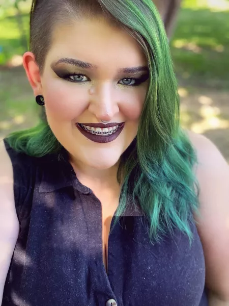 Going green by Heyyoooooooooo