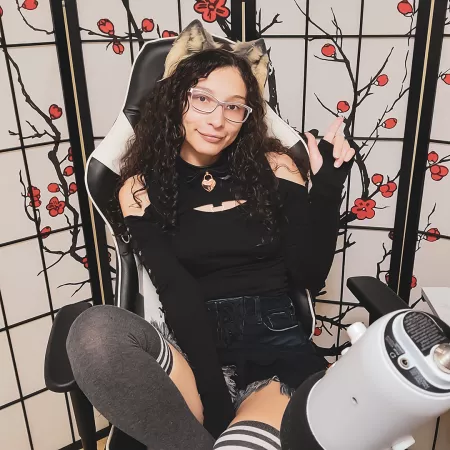 Going Live on my FREE page at 9pm est tonight! Come hang out, chat, get freebies, and maybe even make your own request 😉 link below by WhiskertheGirl