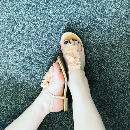 Going out with friends tonight means flowers 🌸 by Cutiefootiefoo