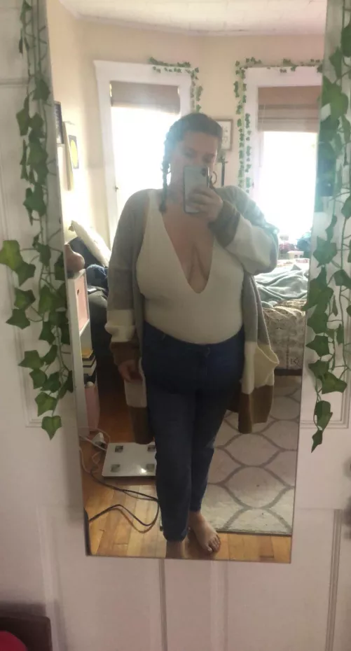 Going shopping in this outfit. Fingers crossed a titty doesn’t fall out 😬 by Accomplished_Kale397