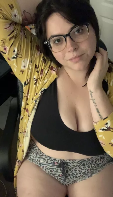 Going to bed. Maybe I should go naked instead? 😘 by Wide_Zookeepergame_9