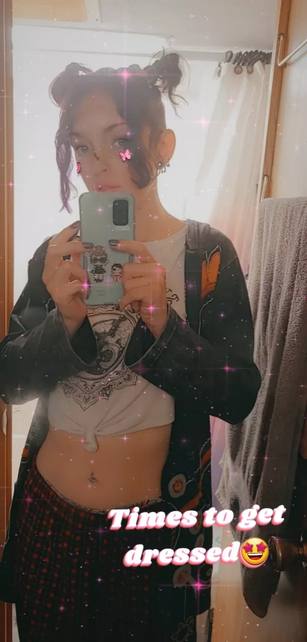 gonna pick good clothes today meep and super hug snuggle dada when he's off work🥰😍😘 Happy Valentine's Day everybody🥳😇😚 posted by 19BigBird96