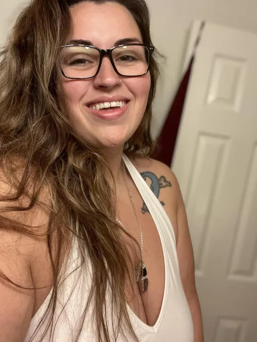 Good afternoon!! 😘 by Extreme_Copy_4104