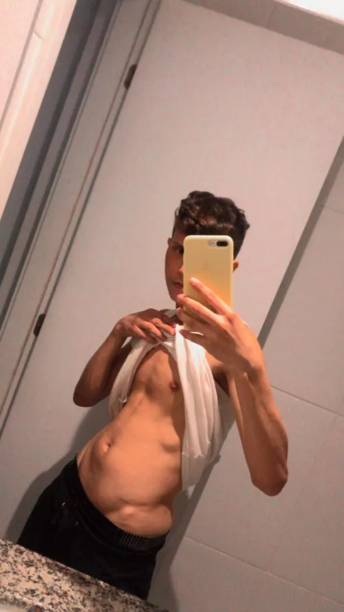 Good afternoon 🌞 by Fun-Nectarine8