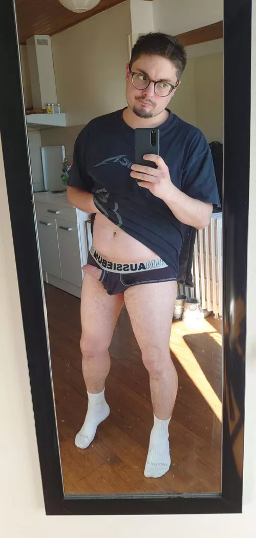 good afternoon! Me is bored, have a selfie! by Azovik