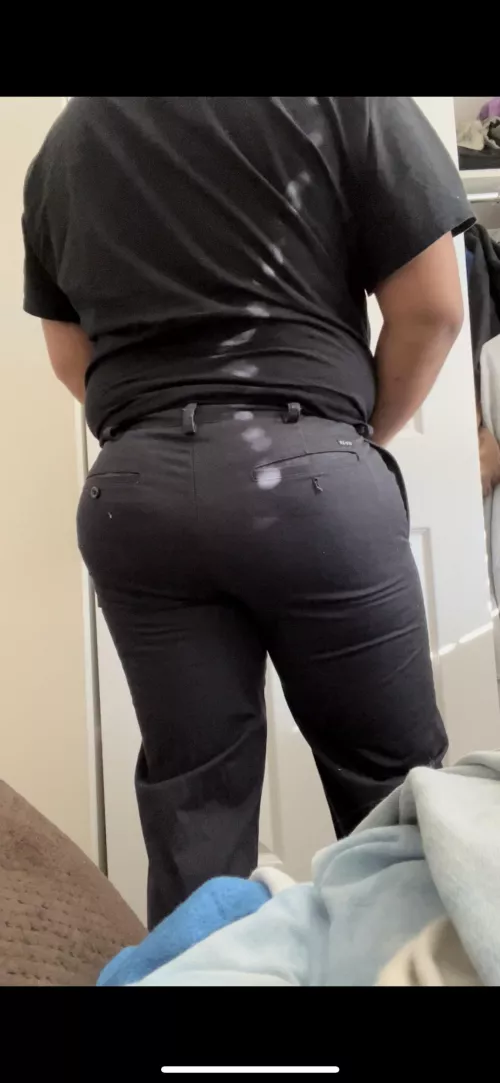 Good amount of instances that girls have been checking it out, wanna see if it’s true by LilWayne_