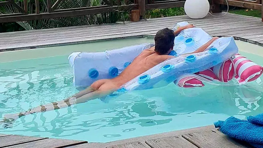 Good day at pool by frankmassa