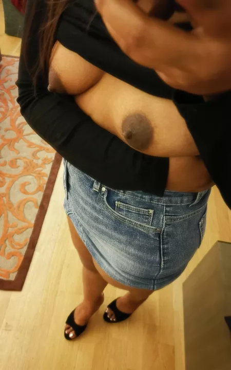 Good enough to get a good [f]uck? ❣️ by DesiMilf69