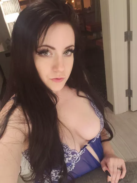 Good evening by Miss_Muerte0666