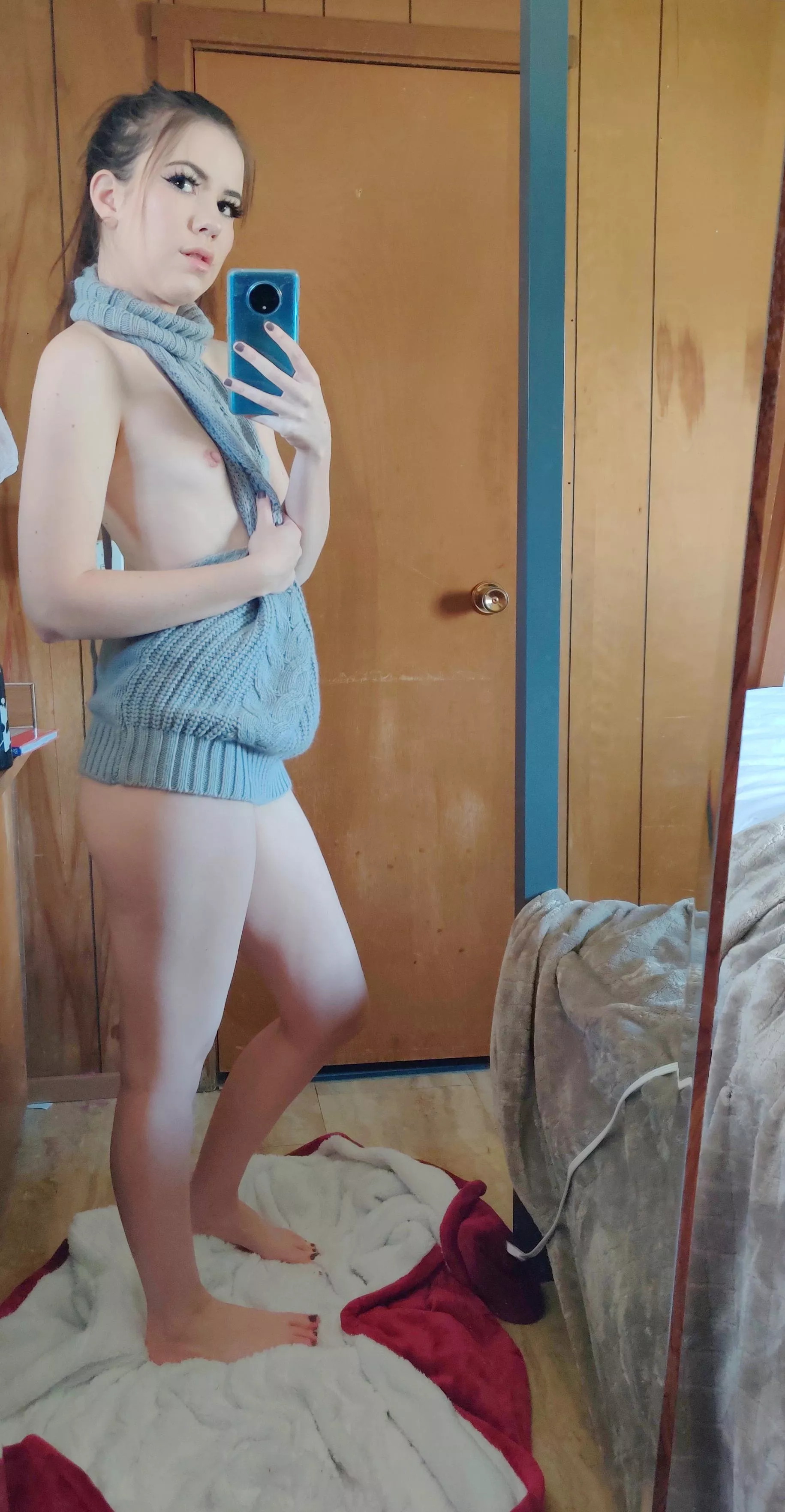 Good for quick little peaks 🤫 posted by PrincessRosea69