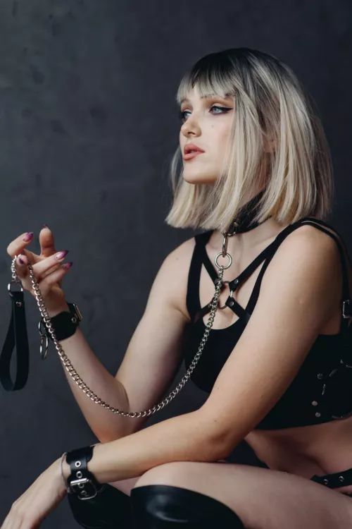 good girl wanna be bad [F] by elara_hakixa