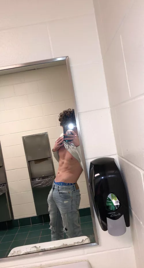 Good lighting I think by Aneurysm_ComeOnOver