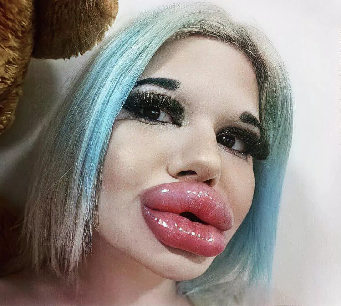 Good lord she went bigger posted by Arxidia2X