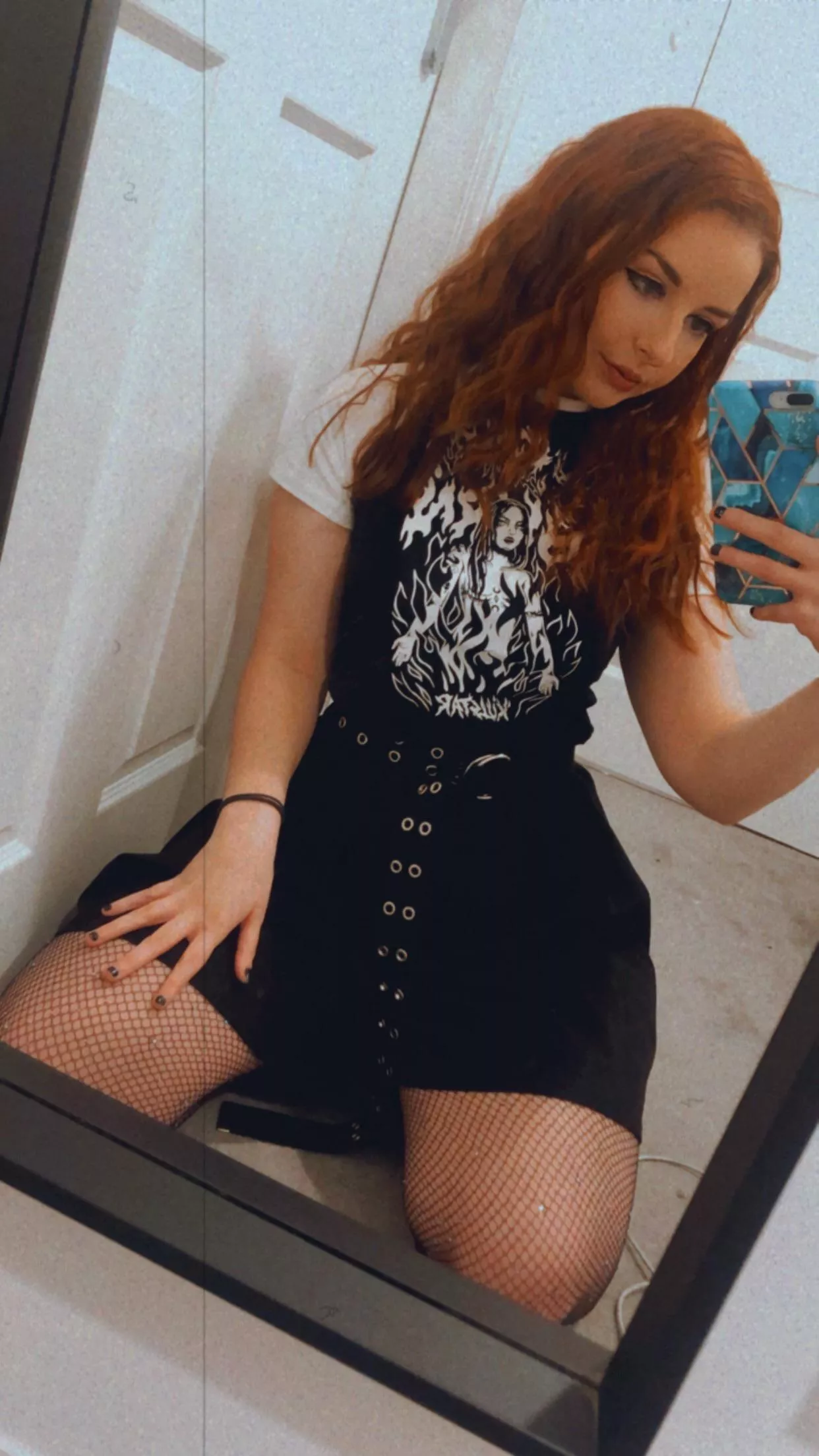 Good morning.. 🖤 posted by AnnaJaneBI