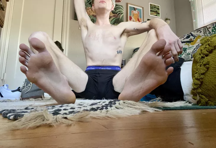 Good morning! by BlondeBoyFoot