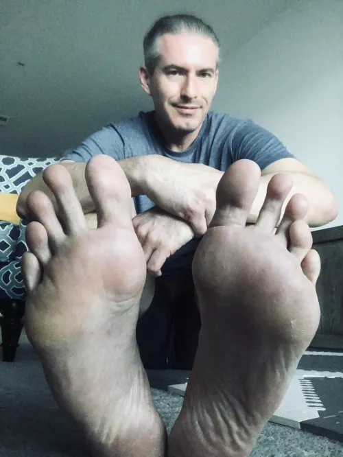 Good morning all! Daddy’s feeling horny this morning ;-) by Gentlemangiant345