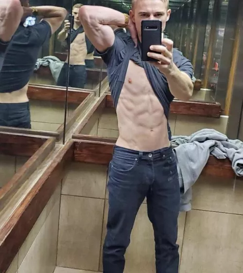 Good morning, do you want to sit on my face? by Chadthebaddd