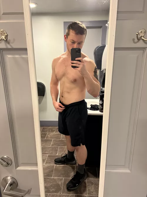 Good morning everyone, you can kind of see my new tattoo in this! by slimshaney182