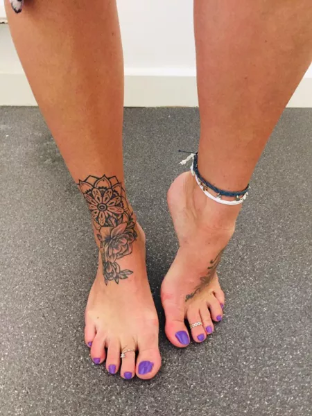 Good morning feet Lovers how are you ? 🙏💜💜 by kokkina_aphrodit