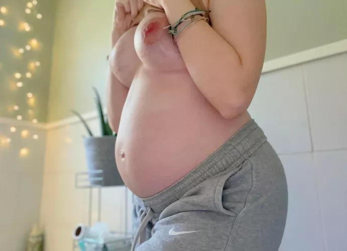 Good morning guys! 26 weeks today! 💗🥞☕️ Craving pancakes. by thickassgoddess