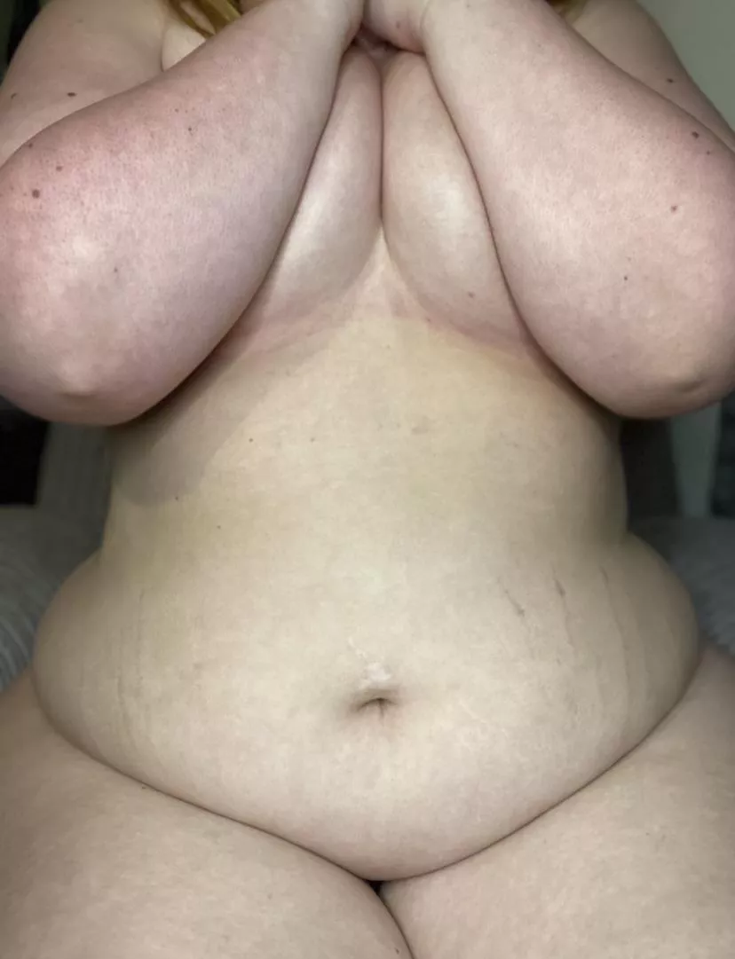 Good morning! Hope my curves make your day better 😍😍 posted by harritoyou_x