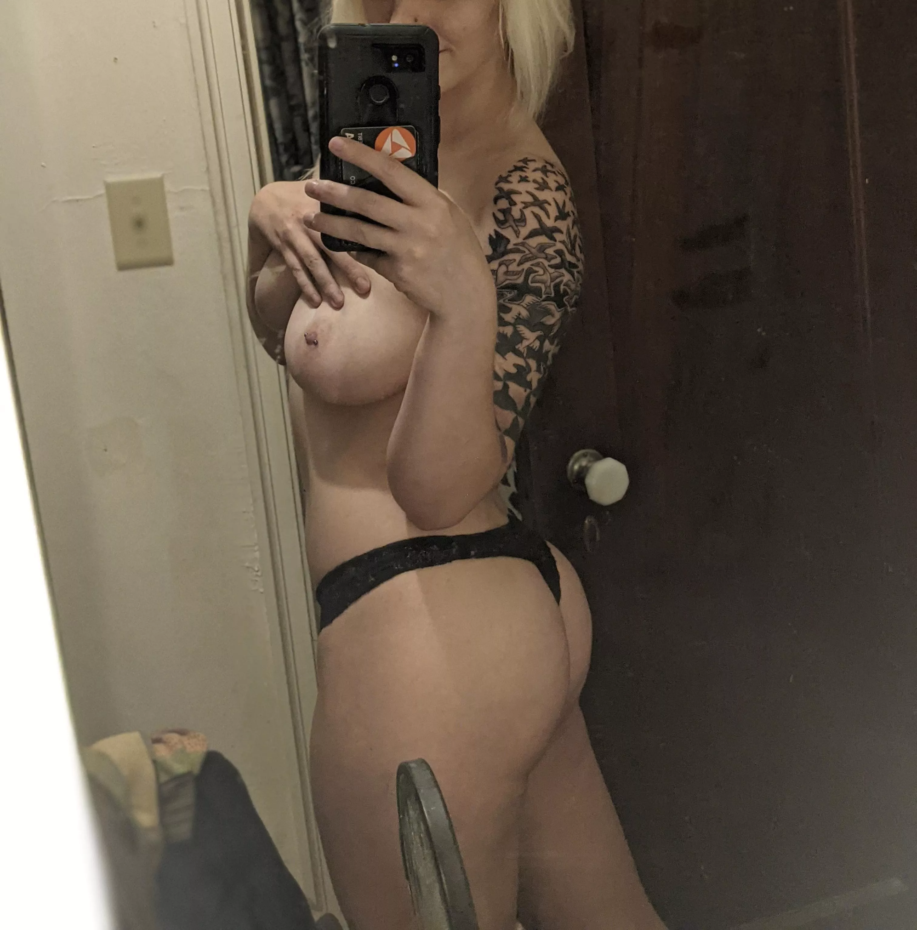 Good morning 😘😘 how did you sleep? posted by Tarallelthiel