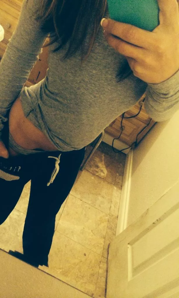 Good morning! Lazy day and loving my sweats and cotton T. Oh the clothes that make us feel delectable. posted by Petite_princess