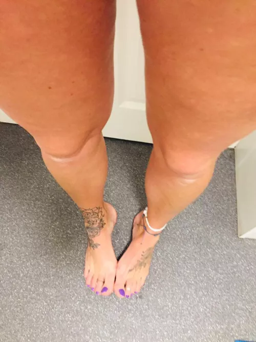 Good morning Leg Lovers have an amazing day 🙏😇💜💜 by kokkina_aphrodit