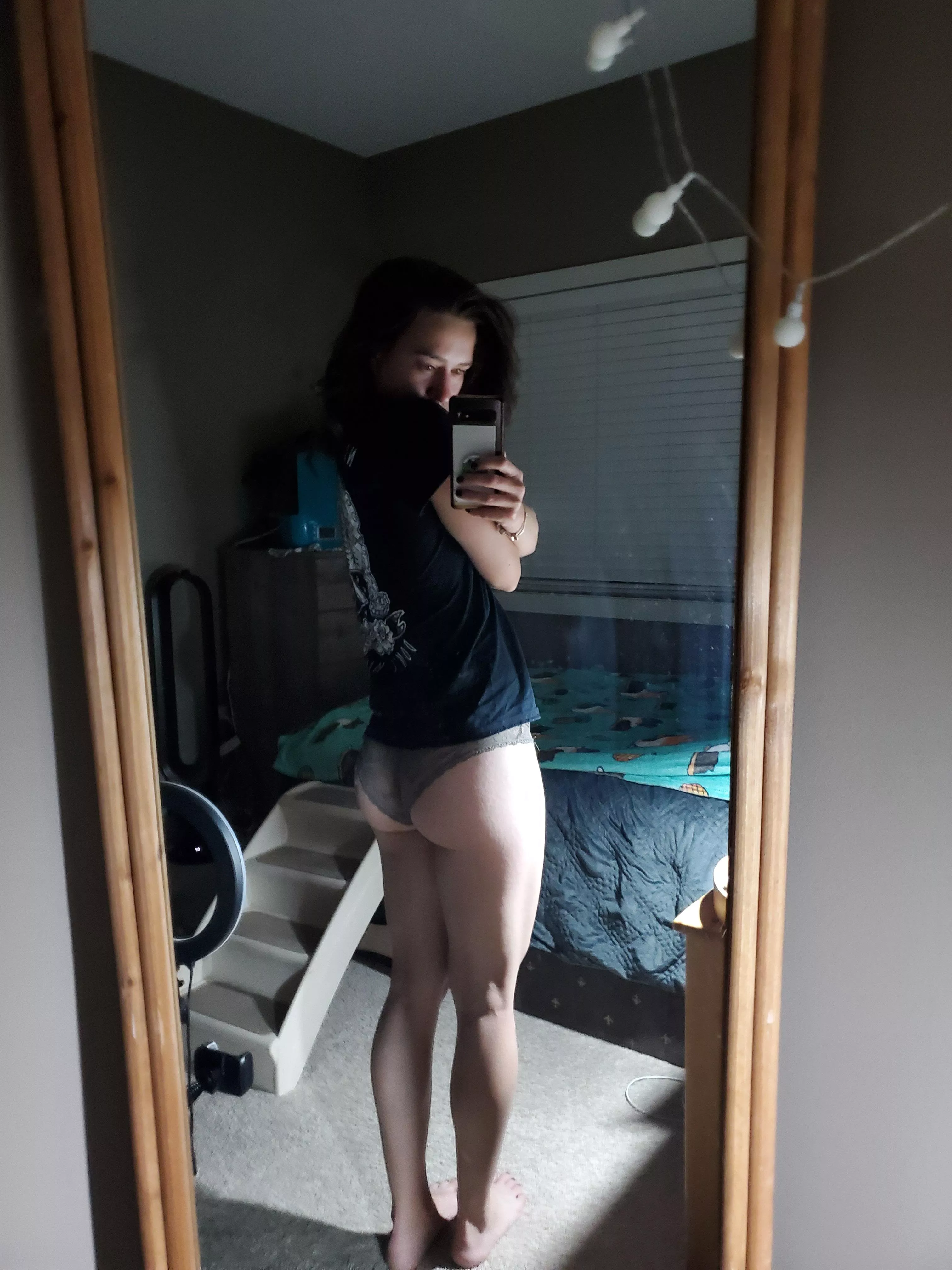 Good morning 🥱 little butt isn't feeling too cute yet. However, let's kick some Monday butt! posted by katyamuse