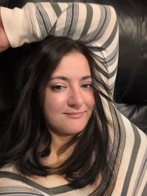 Good Morning my lovelies 💋 this is the most true to me pic I’ve shown so far (least filters).. very nervous but slowly getting more confidence 🤭🥰❤️ by KrystalKross