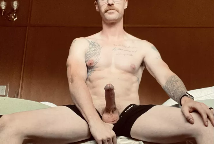 Good morning, now take a seat. 😈 by -classicgent-