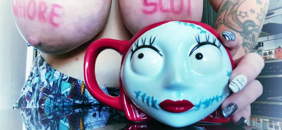 Good morning pervs 😏(f) by cumslut0309