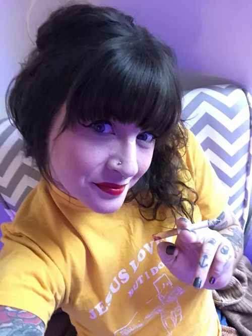 Good morning smoke!!! You definitely want to see this happening nekkid, don’t you ;) by KaleNegative227